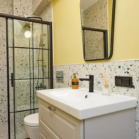 Galata Retreat 2 Bedrooms, 2 Ac, 2 Bath * Istambul